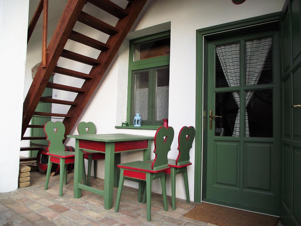 Egkoris Vendeghaz Hotel Bakonyszucs Exterior foto